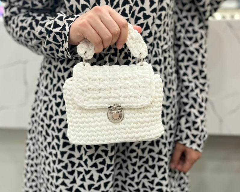 White Tshirt Yarn Crochet Clutch