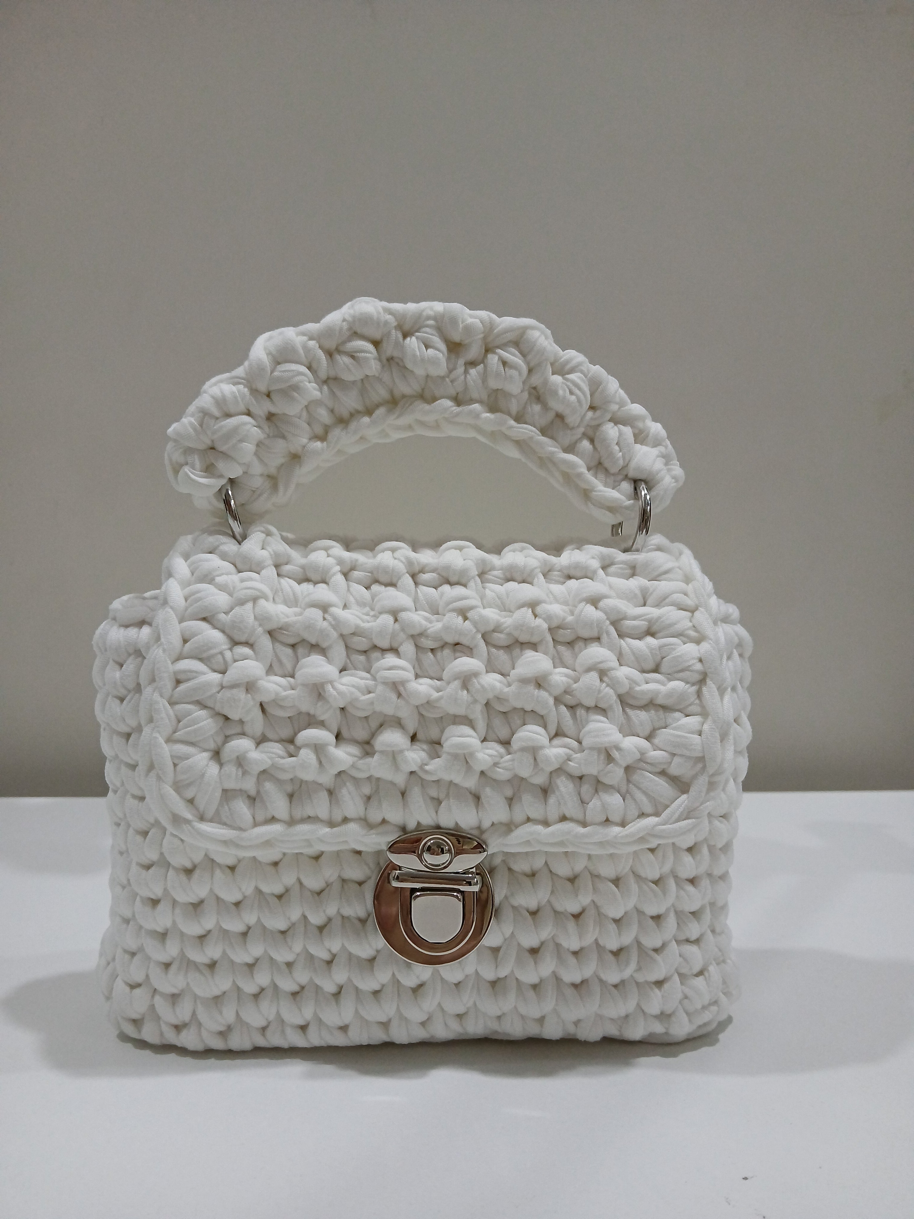White Tshirt Yarn Crochet Clutch